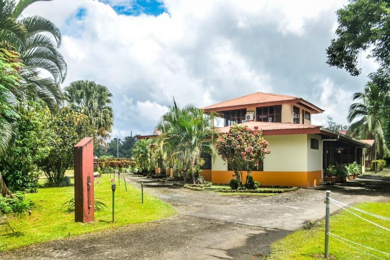 Готель Befox Adventure La Fortuna Екстер'єр фото