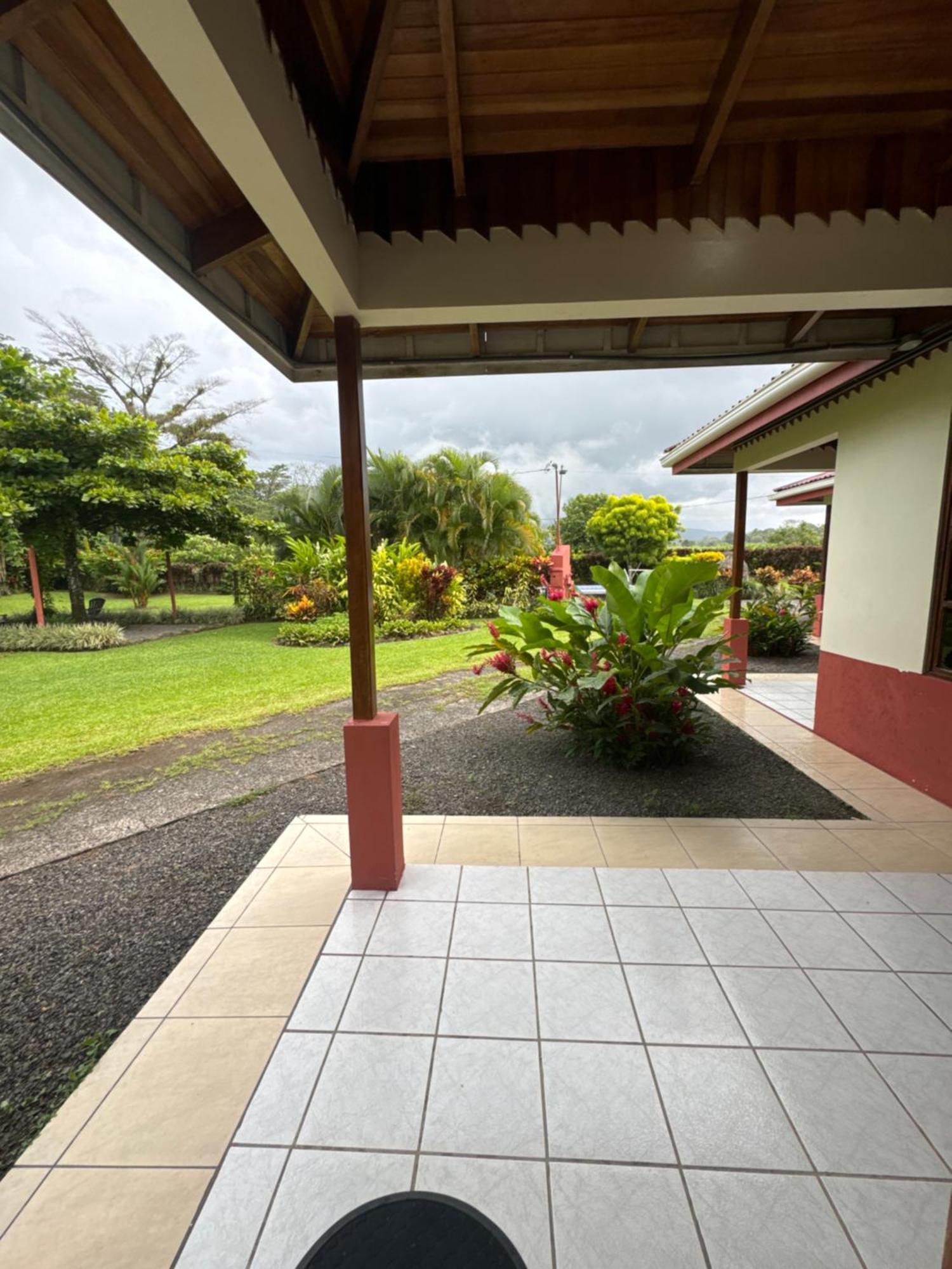 Готель Befox Adventure La Fortuna Екстер'єр фото